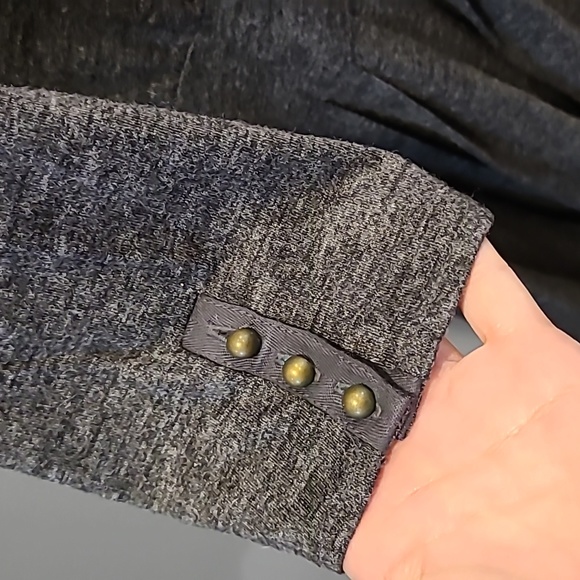 LOFT Gray Pleated Dress Sz. 8 - Picture 7 of 8